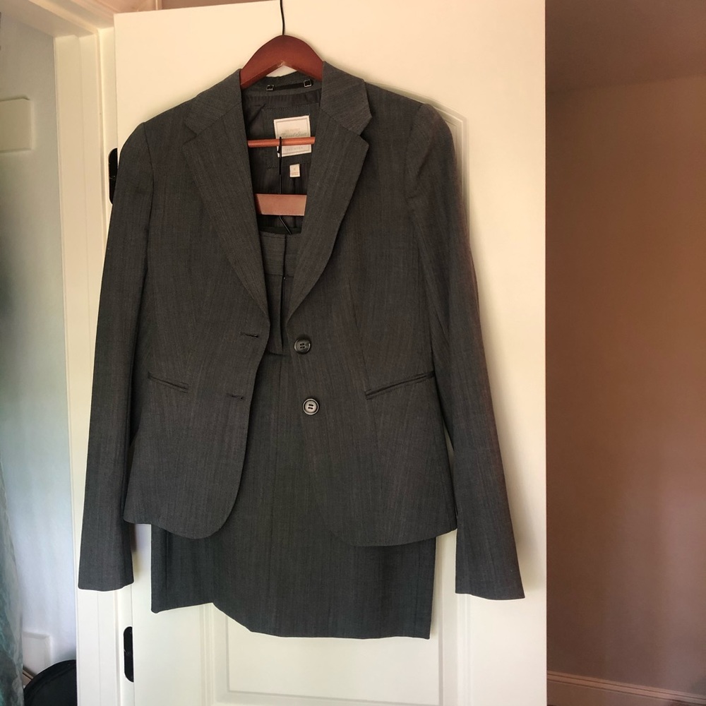 Women’s Skirt Suit